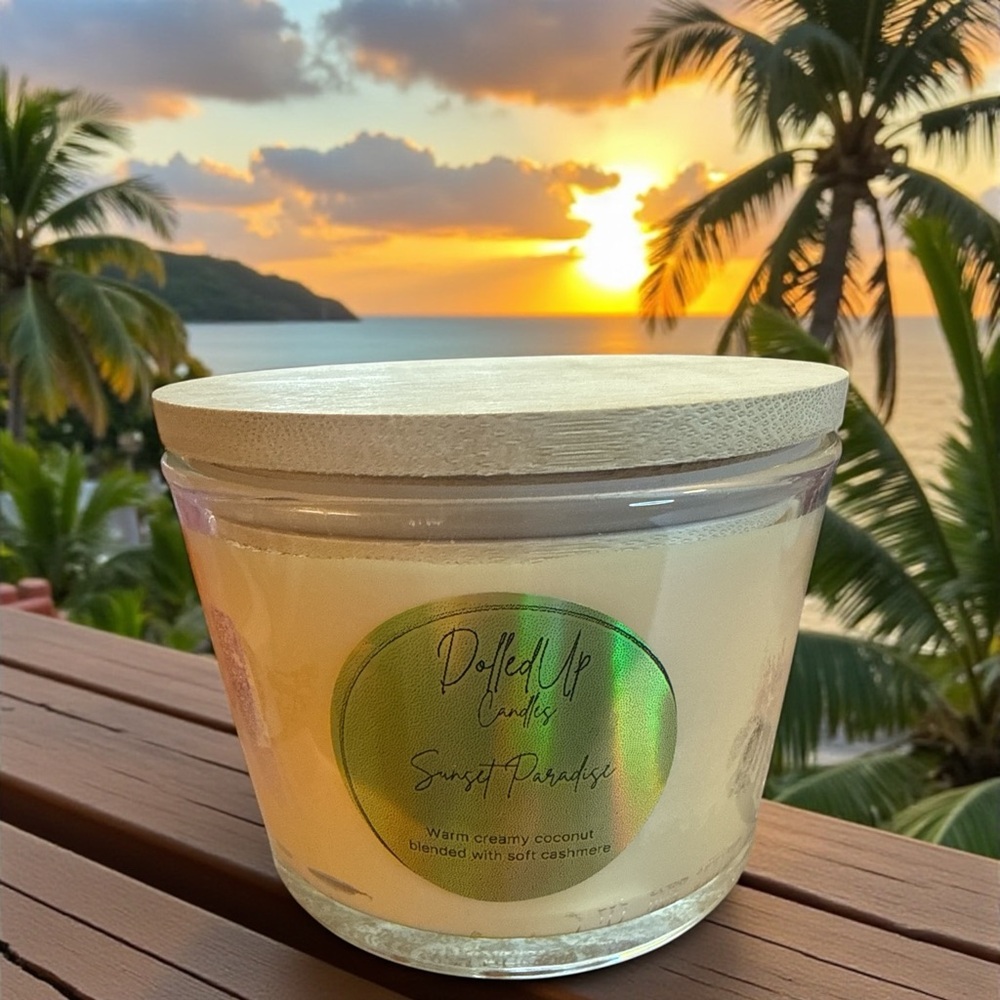 16oz Sunset Paradise Soy Candle | Warm Coconut + Soft Cashmere - Picture 1 of 2